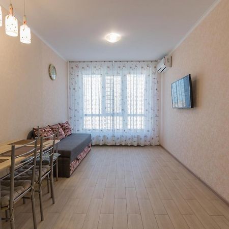 Уютная Квартира В Жк Острова Крижанивка Екстериор снимка